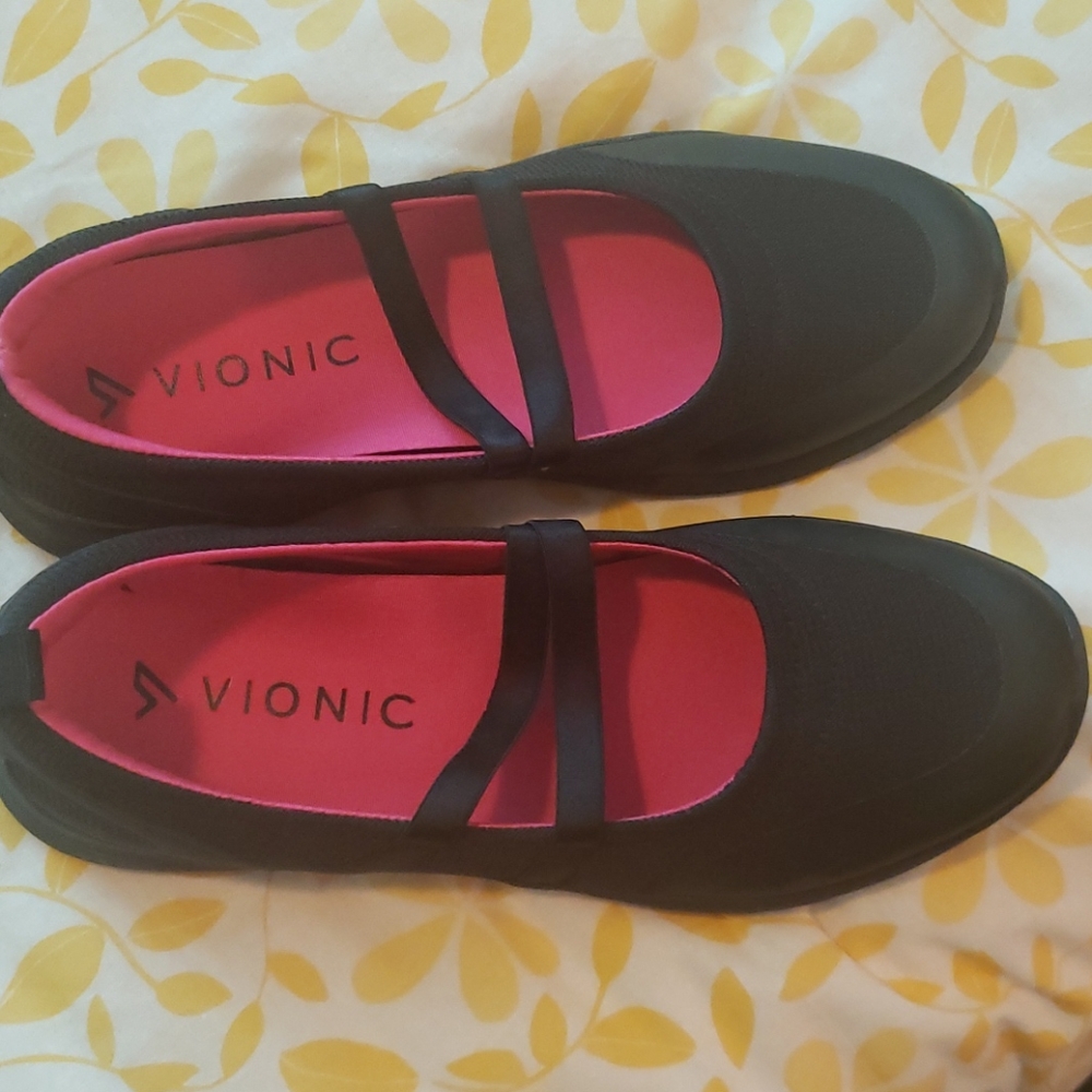 Vionic Shoes sz 9 women's 🤩